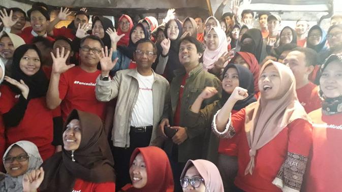 Mahfud MD dan peserta Sekolah Pancasila