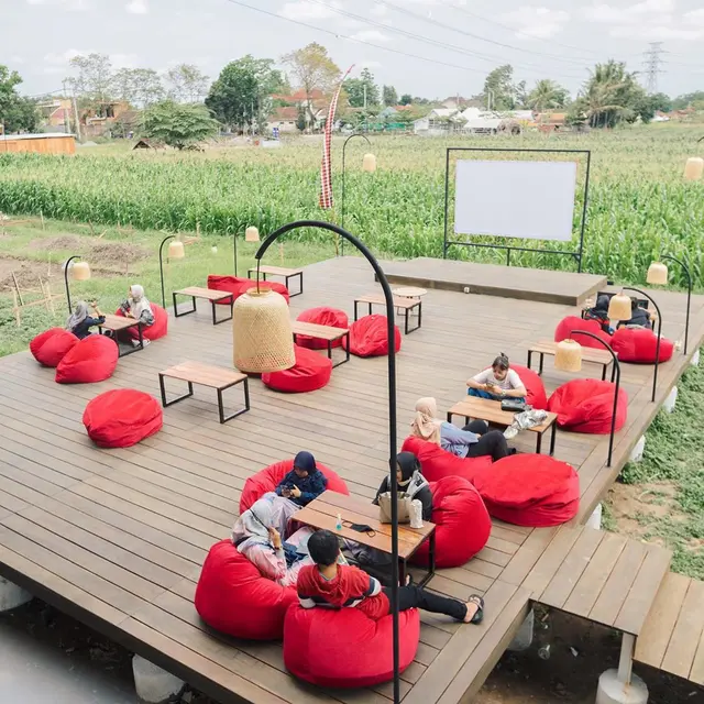 ilustrasi Rekomendasi kafe hits dengan suasana alam di Yogyakarta/instagram: warunglayarsentuhjogja