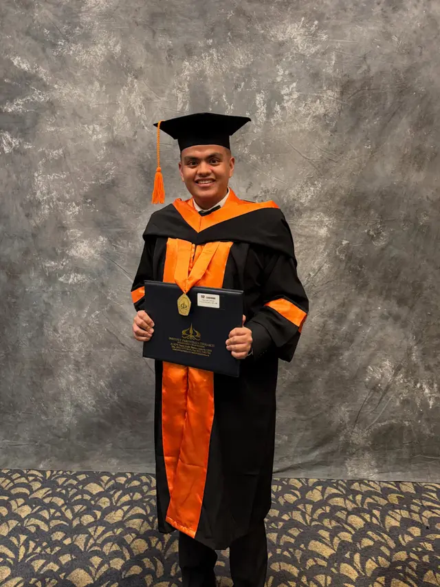 Putra Ferdy Hasan raih gelar sarjana