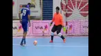 Diego Costa mengisi liburan dengan bermain futsal di Kuwait.