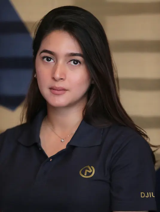 "Saya jadi ibu rumah tangga karena saya lagi mengandung, saya lagi membatasi semua kegiatan keartisan. Ya sudah saat ini saya lagi banyak istirahat di rumah aja," ujar Nabila Syakieb, Selasa (14/11/2017) dilansir dari Liputan6. (Adrian Putra/Bintang.com)