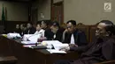 Mantan anggota Komisi XI DPR F-Partai Demokrat Amin Santono saat sidang dugaan suap APBN-P 2018 di Pengadilan Tipikor, Jakarta, Kamis (11/10). Sebelumnya, Amin telah didakwa menerima suap Rp 3,3 miliar. (Liputan6.com/Herman Zakharia)