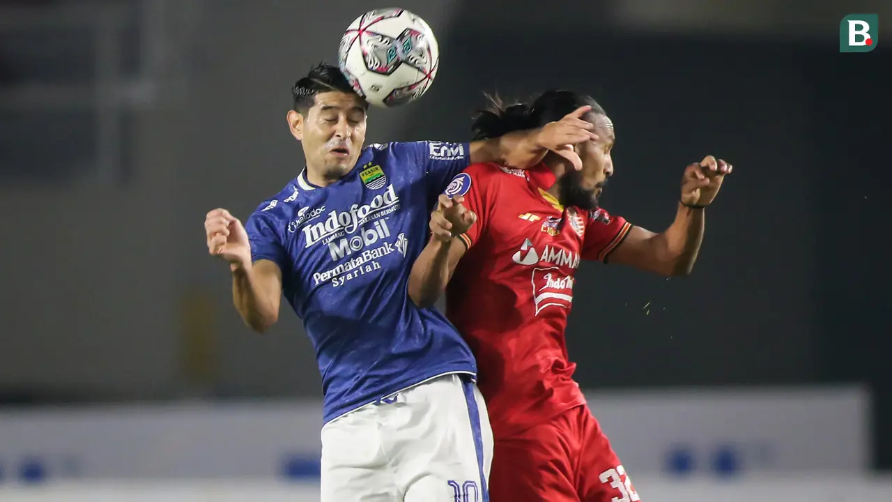 Foto: Gol Marko Simic Bawa Persija Jakarta Ungguli Persib Bandung di Babak Pertama dalam Laga Pekan ke-12 BRI Liga 1