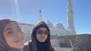 Tidak sedikit warganet yang pangling dengan penampilan baru Feni Rose. "Masya Allah sampe pangling smg Ibadah umroh nya lancar jg seterus nya pakai hijab...," tulis dapoerceceyanti. [Instagram/fenirose]