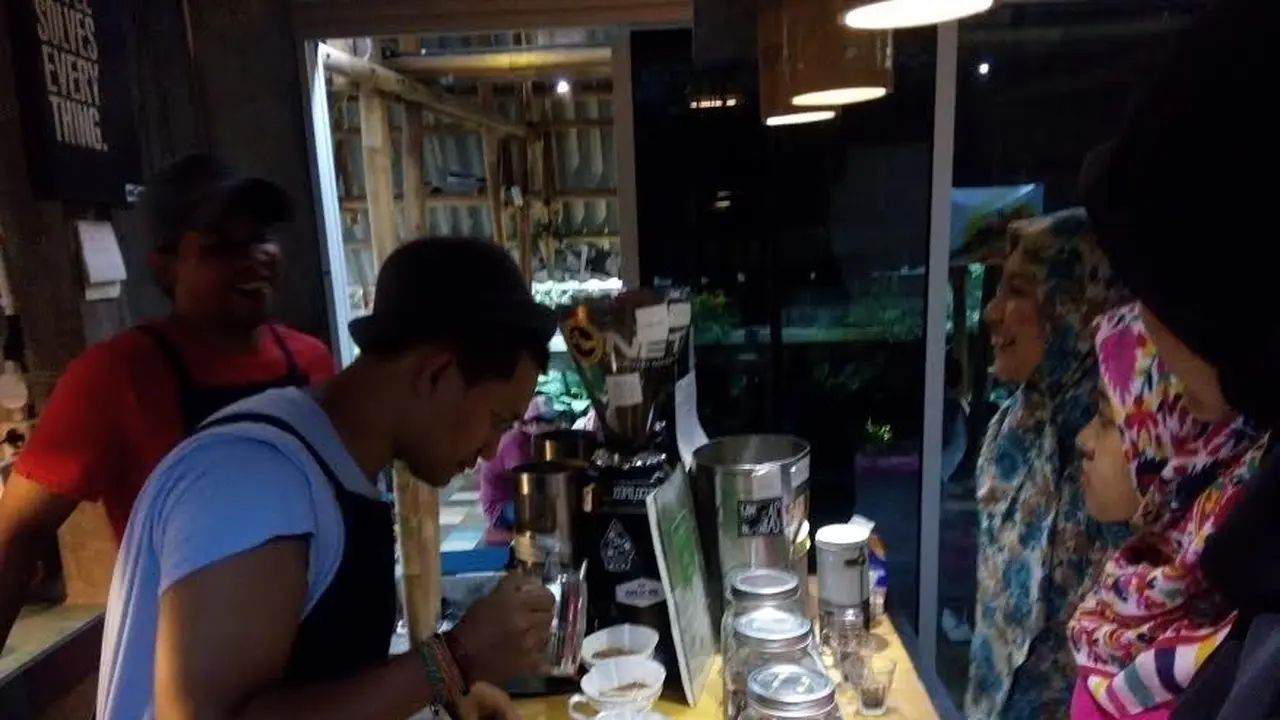 Budaya Ngopi di Klinik Kopi, Tanpa Gula dan Rokok