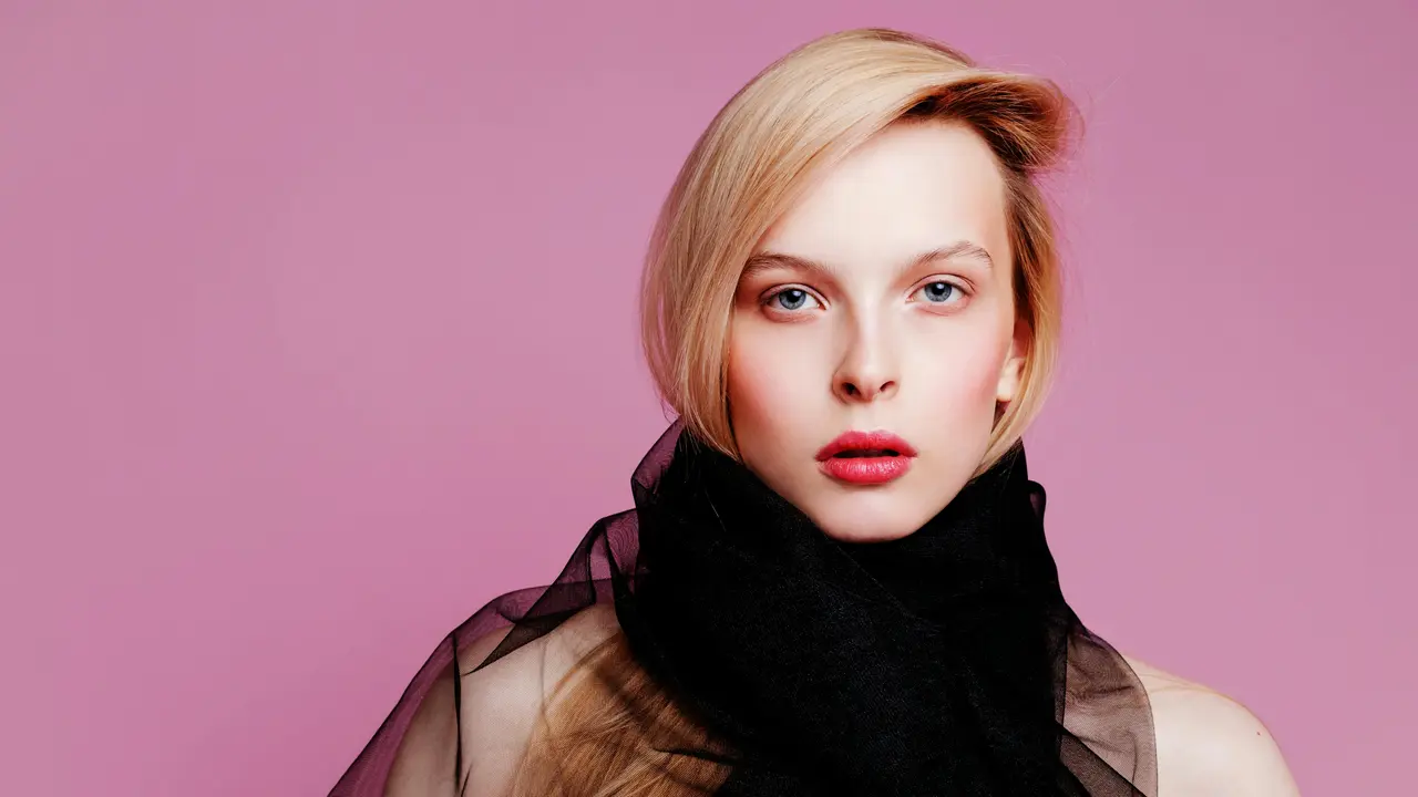 4 Tips Makeup untuk Menyamarkan Bibir Two Tone