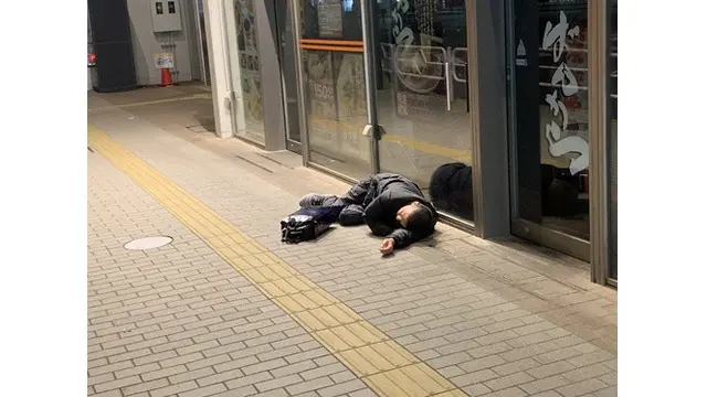 Orang Tidur Sembarangan