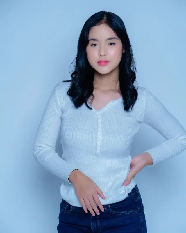 Ingat adik Milea di Dilan 1990? Kini vakum jadi artis pilih fokus kuliah di ITB, ini 6 potretnya