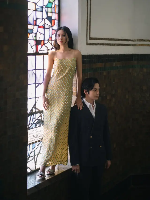 8 Foto Prewedding Angga Yunanda dan Shenina Cinnamon yang Bak Adegan Film Berbagai Genre