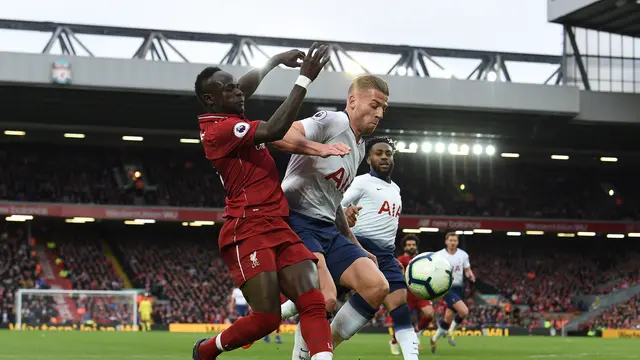 Liverpool Puncaki Klasemen