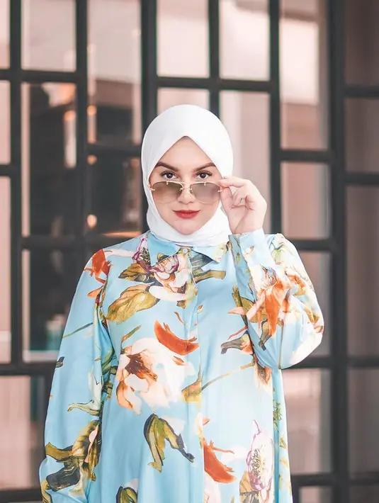 Melihat perut Irish Bella yang sudah semakin besar, sang dokter pun mengatakan pasiennya tersebut bisa melahirkan kapan saja. Jadi memang tinggal menghitung hari bagi Ibel dan Ammar Zoni menyambut buah hatinya. (Instagram/_irishbella_)