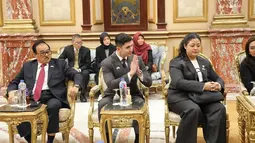 Verrell tampil percaya diri dan tenang, berdiskusi dengan para pemimpin dan pejabat dari berbagai negara Asia-Pasifik. Penampilannya sebagai politisi muda mencerminkan pemahaman mendalam tentang isu kesehatan global, sekaligus membuktikan bahwa generasi muda Indonesia dapat bersaing di kancah internasional. (Liputan6.com/IG/@bramastavrl)