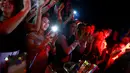 Antusias penonton acara Angel of Turkey, Kamis (26/5/2016). Angel of Turkey adalah kontes kecantikan yang dikhususkan untuk transgender/transeksual di Turki. (Reuters/ Murad Sezer)