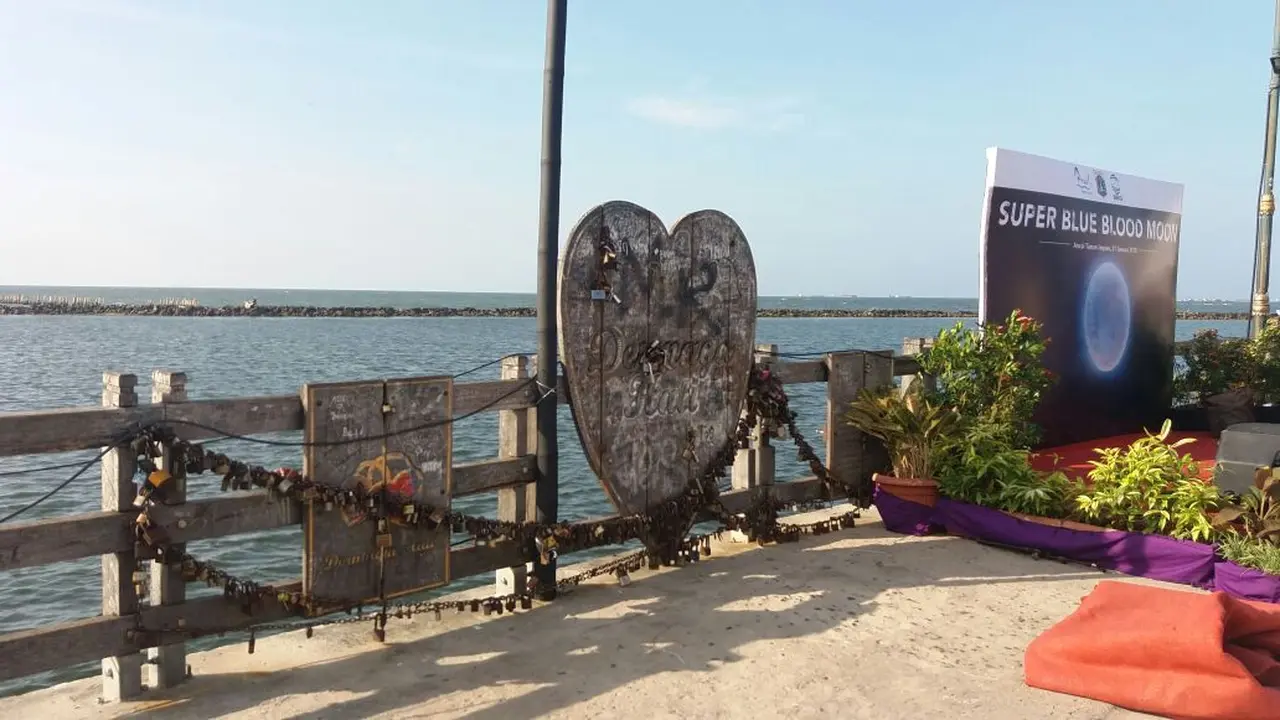 Lokasi menyaksikan gerhana bulan total di Pantai Ancol. (Liputan6.com/Moch Harun Syah)