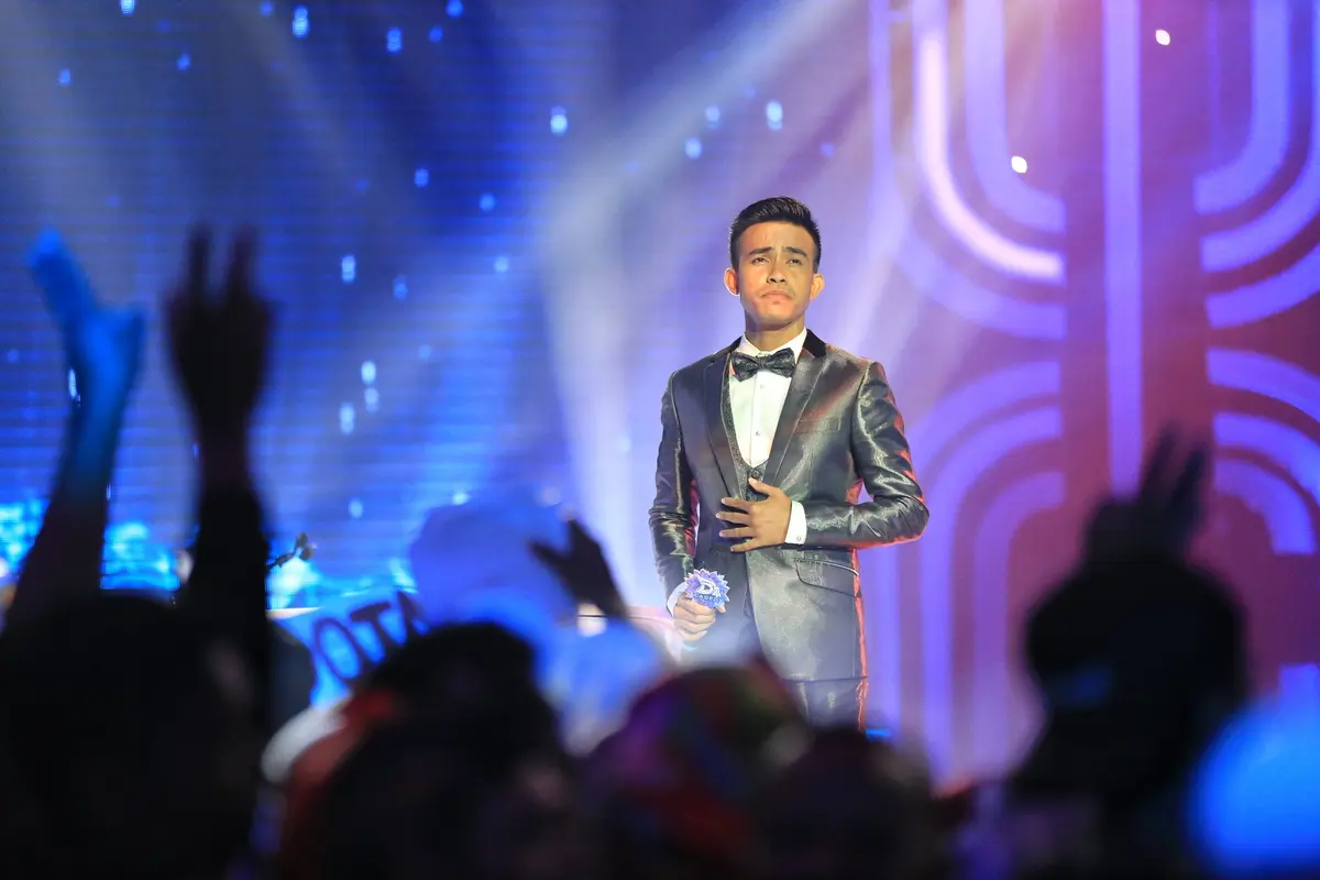 [Bintang] Fildan Pukau Ratusan Penggemar di Konser Kemenangan D'Academy 4