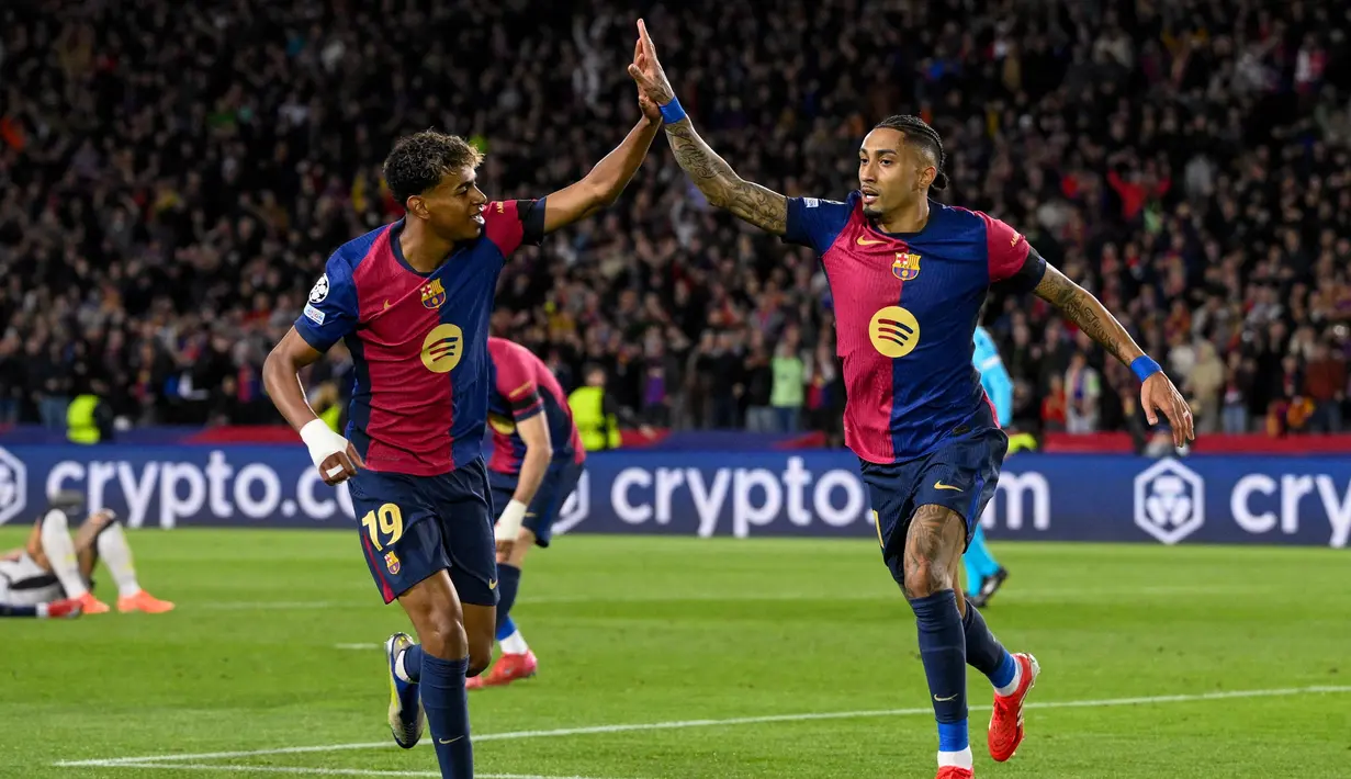 Barcelona kembali unggul di menit ke-27 melalui tendangan melengkung Lamine Yamal dari luar kotak penalti. (Josep LAGO/AFP)