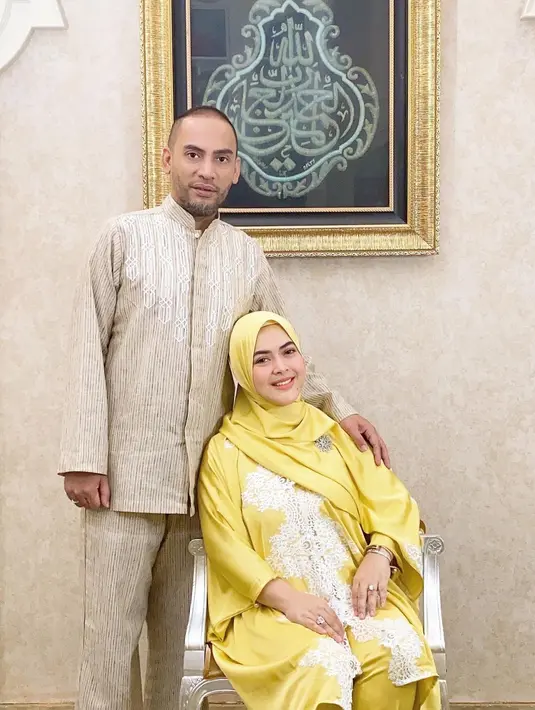 Kabar bahagia datang dari Aisyahrani yang kini tengah menjalani kehamilan keduanya. (FOTO: instagram.com/syh55)