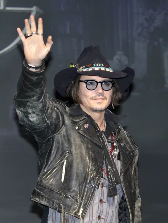 Johnny Depp dan sekumpulan ‘rockstar’ tersebut akan memulai debut mereka tampil di Los Angeles dan Rio De Janeiro pada bulan September. (Bintang/EPA)