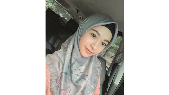 Turun 25 Kg Usai Melahirkan, Ini 6 Potret Terbaru Poppy Bunga