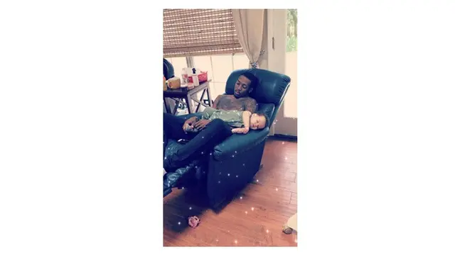 Ayah dan anak (Sumber: Boredpanda)