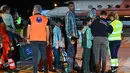 Pasien anak-anak tersebut dibawa bersama keluarganya ke berbagai wilayah Italia untuk menerima perawatan medis. (Andreas SOLARO/AFP)