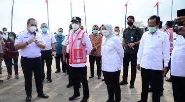 Menteri Perhubungan Budi Karya Sumadi meresmikan pengoperasian Dermaga II Pelabuhan Telaga Punggur