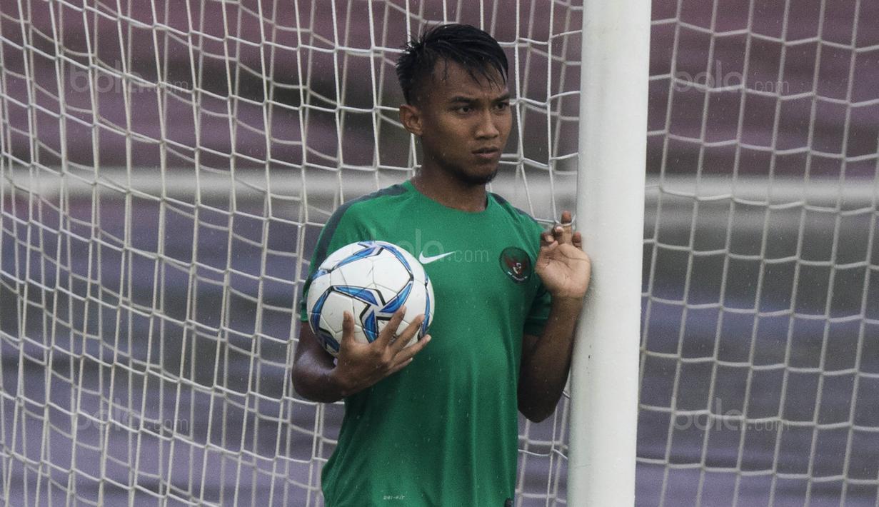 Gelandang Timnas Indonesia, Muhammad Hargianto, latihan terpisah di Stadion UKM, Selangor, Sabtu (19/8/2017). Latihan ini merupakan persiapan jelang laga SEA Games melawan Timor Leste. (Bola.com/Vitalis Yogi Trisna)