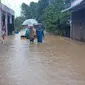 Banjir di perkampungan Tembesi Tower, Batam nyaris tak pernah Asurut dalam sepekan terakhir. Kedalaman genangan air bervariasi dan yang paling dangkal hingga sepaha orang dewasa. Foto: liputan6.com/ajang nurdin&nbsp;