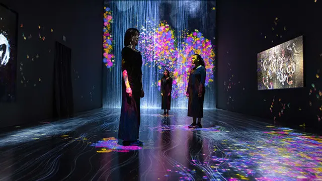 Para wisatawan akan disuguhkan dengan pengalaman kuliner memukau  di Dunia teamLab yang diselenggarakan dalam pameran ikonik Future World: Where Art Meets Science yang akan diluncurkan pada 17 Mei 2023.