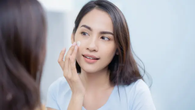 Tips Memilih Pelembap Kulit Wajah yang Sesuai, Wujudkan Tampilan Cantik dan Glowing Alami