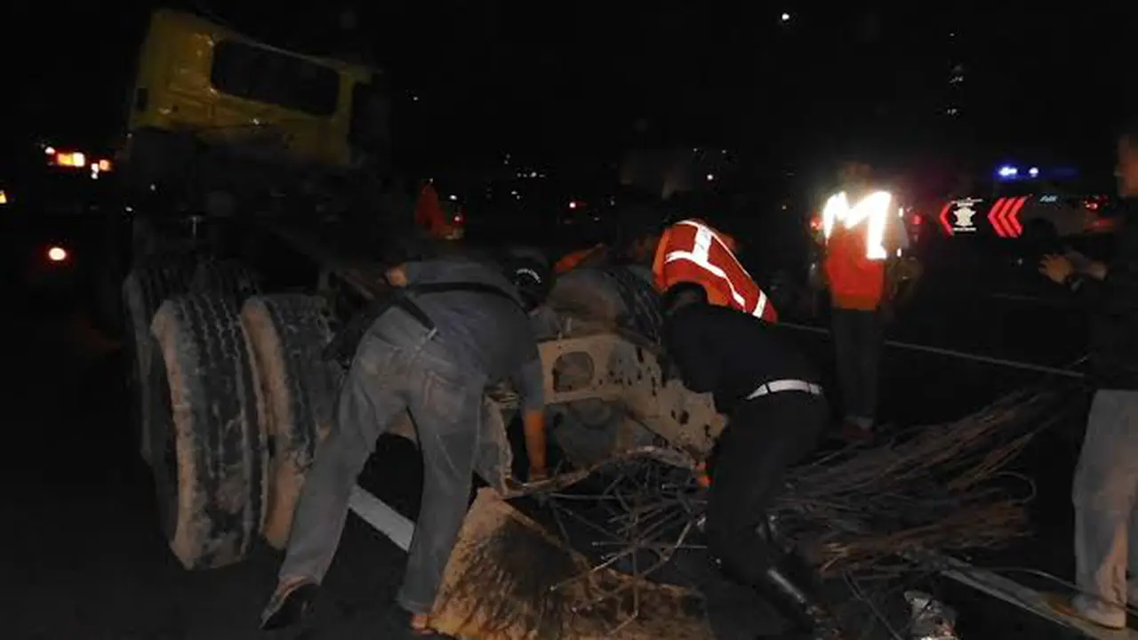 Kecelakaan di Tol Jakarta-Cikampek