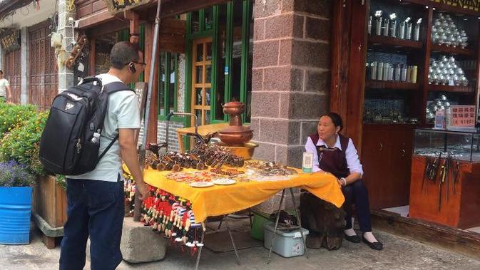 Suasana di Dali Old Town, kota tua yang jadi ikon bersejarah Provinsi Yunnan, China. (Liputan6.com/Afra Augesti)