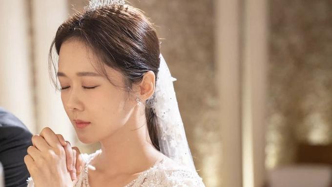 Potret Jang Nara Kenakan Gaun Pernikahan di Drama yang Dibintanginya