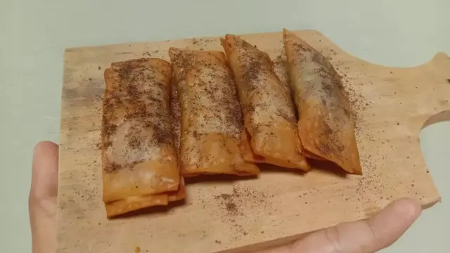 Resep lumpia isi cokelat. (dok. Cookpad @KreasiBy_MamahZafran)