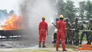 Citizen6, Surabaya: Siswa melaksanakan latihan penanggulangan Kebakaran dan penanggulangan bahaya nuklir. (Pengirim: Penkobangdikal)