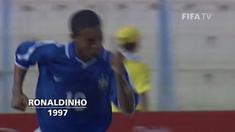 Cuplikan aksi video pesepak bola dunia seperti Iker Casillas, Neymar dan Francesco Totti saat mereka muda dan belum menjadi bintang.