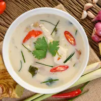 Ilustrasi Soto Ayam Kuah Santan Credit: freepik.com