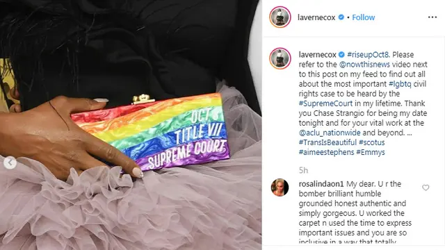 Laverne Cox Serukan Hak-Hak LGBT+ Lewat Pilihan Handbag Pelangi di Emmy Awards 2019