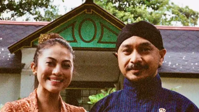 Cynthia Riza dan keanggunan kebaya. (credit:instagram.com/cynthiaganesha)