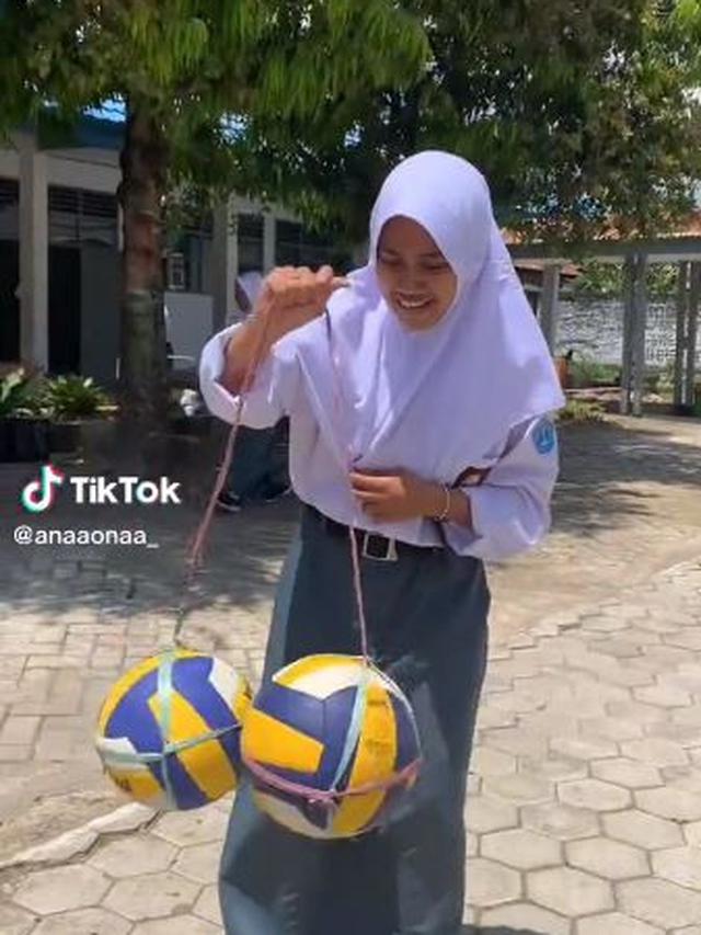 6 Potret Latto-Latto Anti-Mainstream Ini Bikin Tepuk Jidat, Kocak