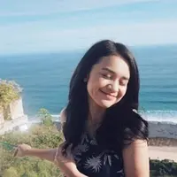 Michelle Ziudith dengan rambut panjang tergerai. (Instagram/michelleziu).