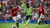Manchester United Bersaing dengan Arsenal Dapatkan Bek Tangguh Klub Liga Inggris Lainnya