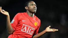 Manchester United's English forward Danny Welbeck celebrates after scoring the fourth goal during the English Premiership football match against Stoke City at Old Trafford, Manchester, on November 15, 2008. AFP PHOTO/ANDREW YATES