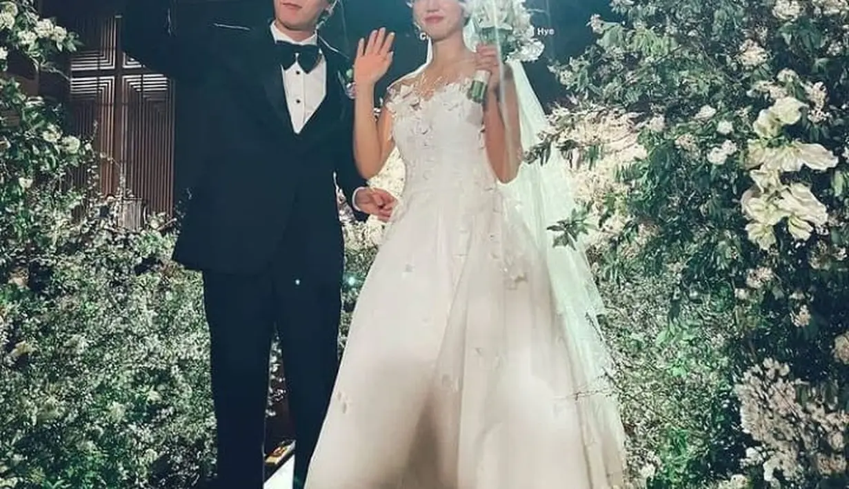 Seiring dengan banyaknya dukungan, ucapan selamat dan doa untuk mereka, Park Shin Hye dan Choi Tae Joon menyampaikan terima kasih lewat unggahan di Instagram. (Foto: Instagram/veronica.emily.d)