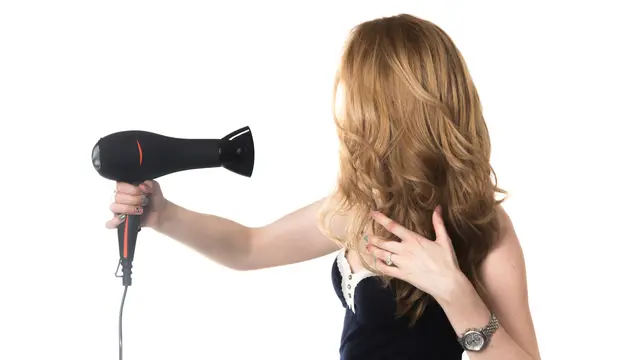 Pastikan Rambut Sudah Kering Sebelum Berhijab