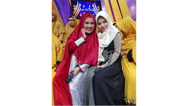 5 Gaya Dinar Candy Saat Berhijab