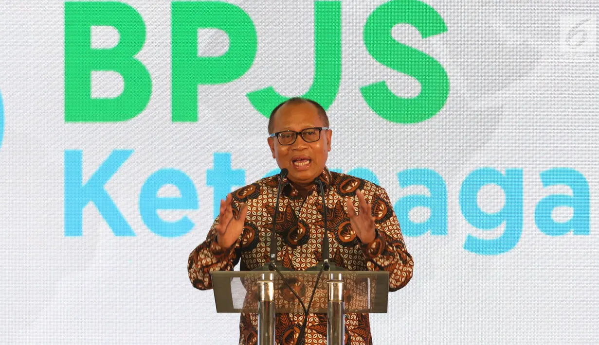 Direktur Utama BPJS Ketenagakerjaan Agus Susanto memberi sambutan saat peresmian proyek pembangunan Social Security Tower, Jakarta. Selasa (30/5). (Liputan6.com/Angga Yuniar)