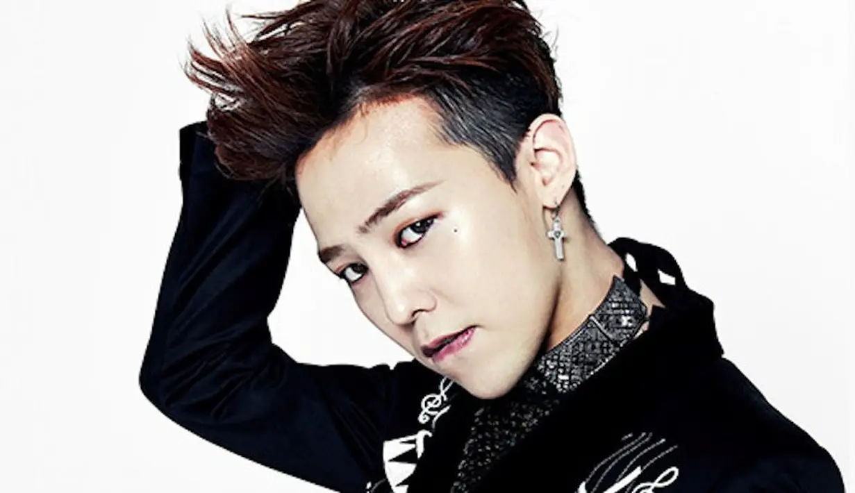 Idol kelahiran 18 Agustus 1988 ini dipindahkan ke divisi militer di Chulwon pada 29 Juni lalu. Pemindahan ini sendiri dilakukan tanpa persetujuan dari G-Dragon dan pihak wali. (Foto: Soompi.com)