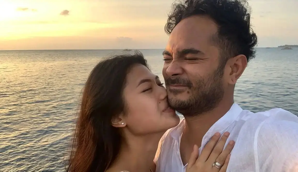 Marthino Lio dan Delia Husein (Sumber: Instagram/marthinolio)