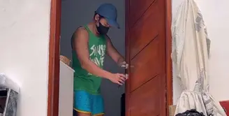 Siapa yang menyangka di balik paras Rafael Tan yang rupawan, ternyata ia punya gaya hidup yang merakyat. Melalui akun media sosial pribadinya, Rafael menunggah video dengan judul a day in my life. (Foto: Instagram.com/rafaell_16/)